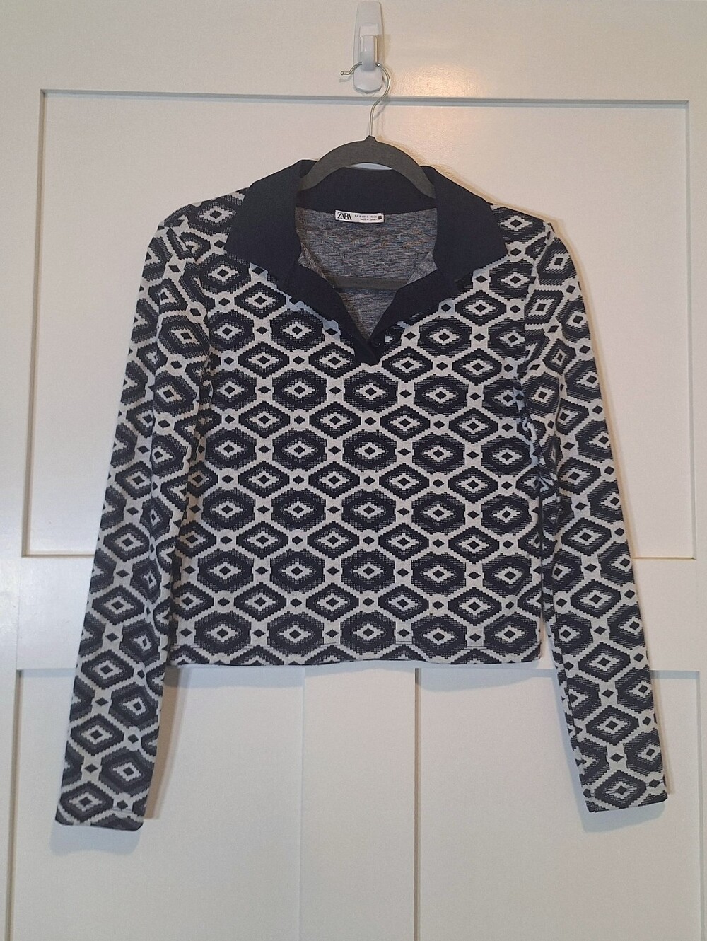 Zara Cropped Long Sleeve Polo  Shirt Navy Blue White Geometric Print Size Small
